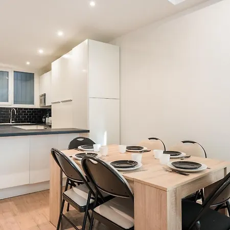 Spacious Apartment-2br-4p-boulevard Saint-germain Apartment